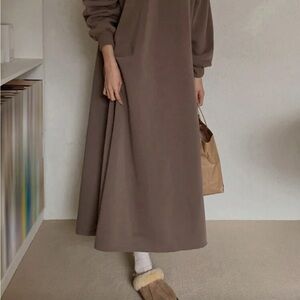 Relaxed Long Sleeve Maxi Dress in Taupe